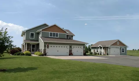 3765 Maxwell Rd, Oshkosh, WI 54904