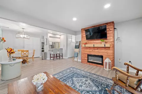 925 Park St #101, Oregon, WI 53575