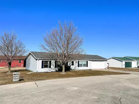 300 Highpoint Loop Dr, Mcgregor, IA 52157