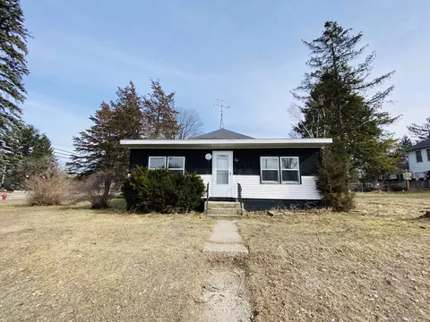 367 N Washington St, Lyndon Station, WI 53944
