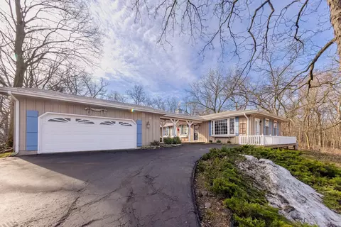 3419 W Rollingwood Dr, Janesville, WI 53545