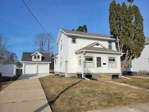 42 S Ringold St, Janesville, WI 53545