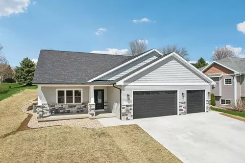 136 Glen View Rd, Mount Horeb, WI 53572
