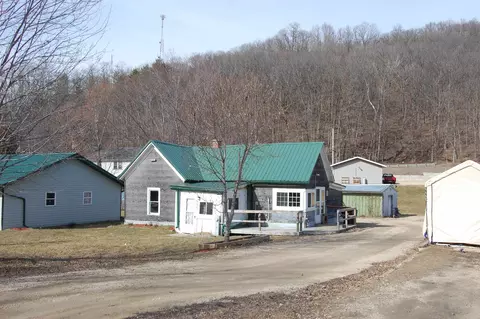 984 E Haseltine St, Richland Center, WI 53581
