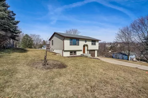 105 Ruste Rd, Barneveld, WI 53507