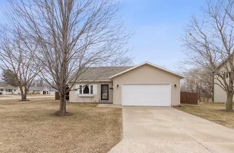 202 Schneider St, Pardeeville, WI 53954