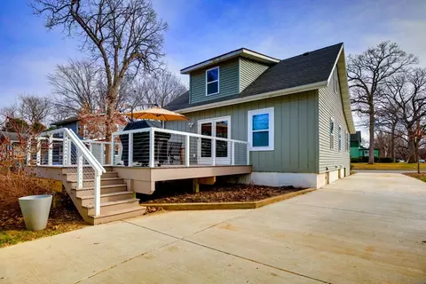 707 W Dean Ave, Monona, WI 53716