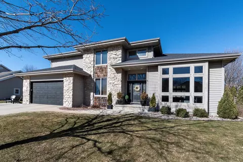 5846 Scarlet Dr, Fitchburg, WI 53711