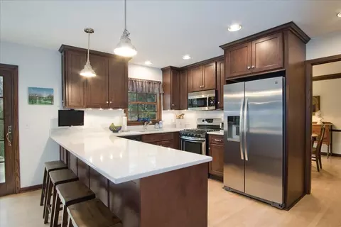 810 Charing Cross Rd, Madison, WI 53704