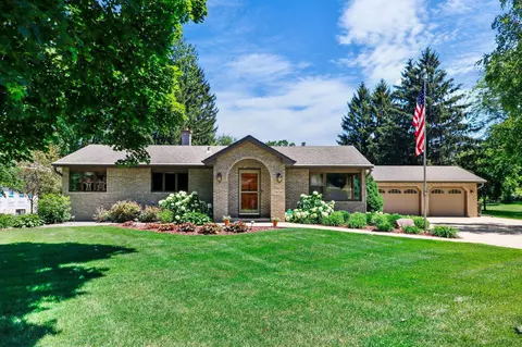 5404 Midmoor Rd, Monona, WI 53716