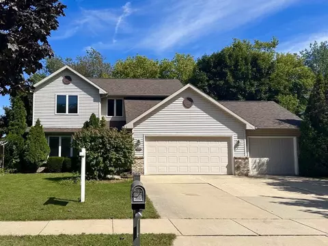 6211 Holscher Rd, Mcfarland, WI 53558