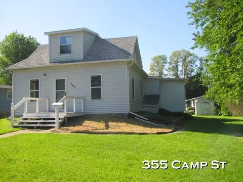 355 Camp St, Platteville, WI 53818