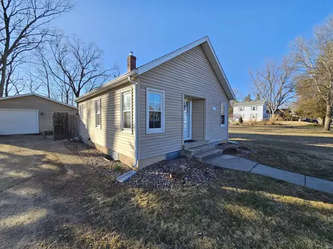 124 N Wood St, Spring Green, WI 53588