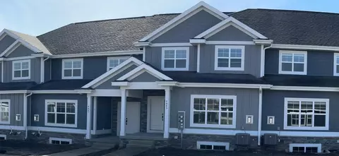 4647 Bellflower Dr #5, Deforest, WI 53532