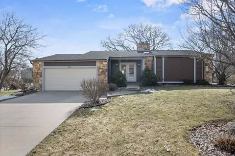 561 Hickory Ct, Verona, WI 53593