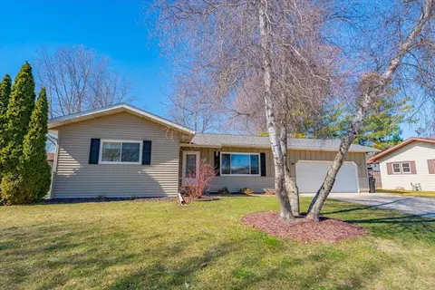 1216 Sand St, Watertown, WI 53098