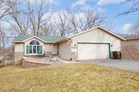 11632 N Crestwood Dr, Edgerton, WI 53534