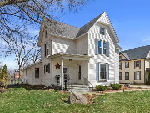 450 S 2nd St, Evansville, WI 53536