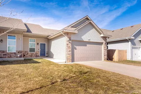 145 Brooke Dr, Belleville, WI 53508