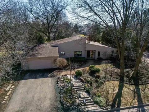 5805 Tall Oaks Rd, Fitchburg, WI 53711