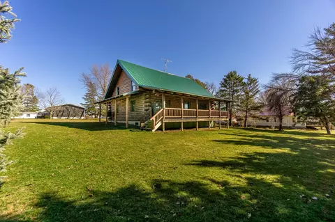420 N Centre St, Mount Hope, WI 53816