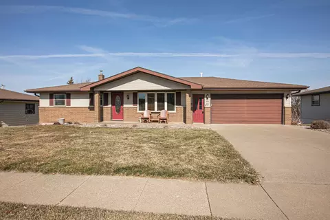 260 Maureen Ave, Dickeyville, WI 53808