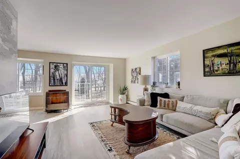 2152 Allen Blvd #4, Middleton, WI 53562