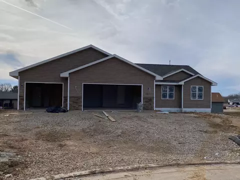 1017 Plum Ct, Janesville, WI 53546