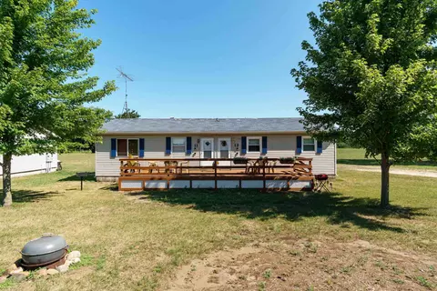 w983 West North Shore Drive #11, Montello, WI 53949