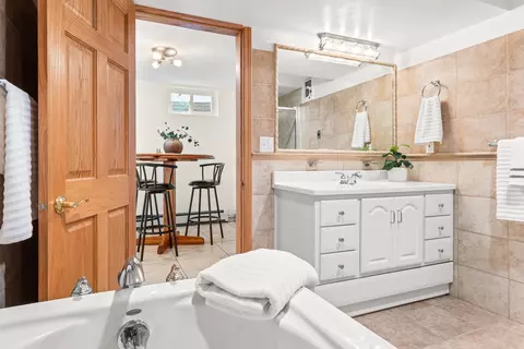 Bath - w1188 Spring Grove Road, Green Lake, WI 54941 photo 6 of 6