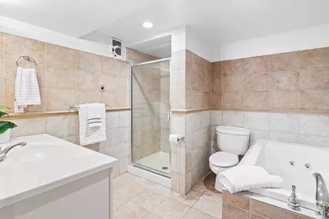 Bath - w1188 Spring Grove Road, Green Lake, WI 54941 photo 5 of 6