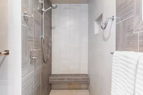 Bath - w1188 Spring Grove Road, Green Lake, WI 54941 photo 2 of 6
