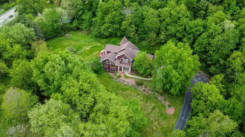 8162 Stagecoach Rd, Cross Plains, WI 53528