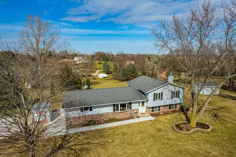 w5542 Rolling Acres Lane, Monroe, WI 53566