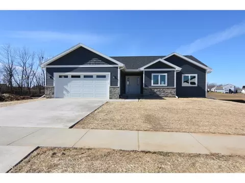 105 Douglas Dr, Brooklyn, WI 53521