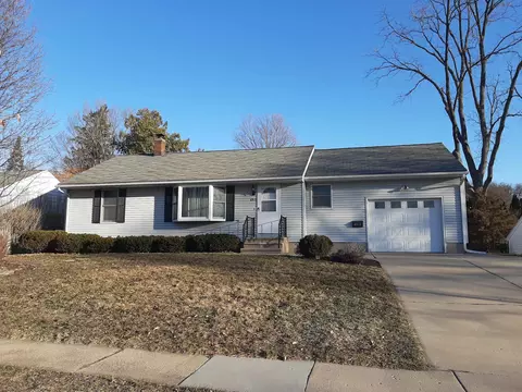 6912 North Ave, Middleton, WI 53562