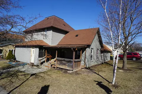 210 E Main St, La Valle, WI 53941