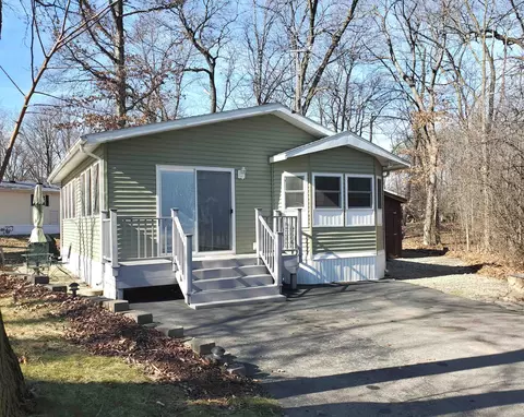 275 Oak Ln, Edgerton, WI 53534