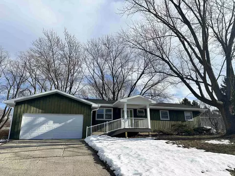 2484 Hillpoint Rd, Mcfarland, WI 53558
