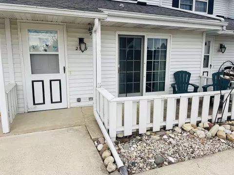 2549 N Lexington Dr, Janesville, WI 53545