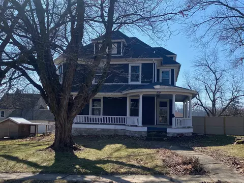 509 E Cornelia St, Darlington, WI 53530