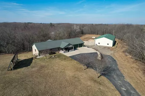 n5445 Town Shop Road, Elroy, WI 53929