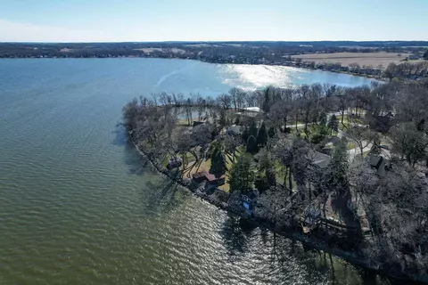 2180 Colladay Point Dr, Stoughton, WI 53589