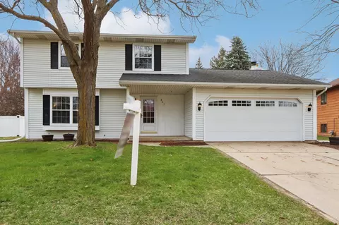 803 Spahn Dr, Waunakee, WI 53597