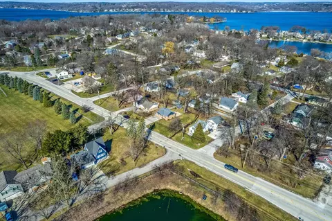 n26w27398 Prospect Ave, Pewaukee, WI 53072
