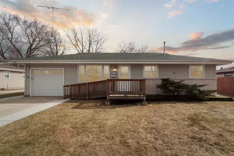 2119 S Crosby Ave, Janesville, WI 53546