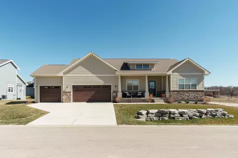 4962 Silo Prairie Dr, Waunakee, WI 53597
