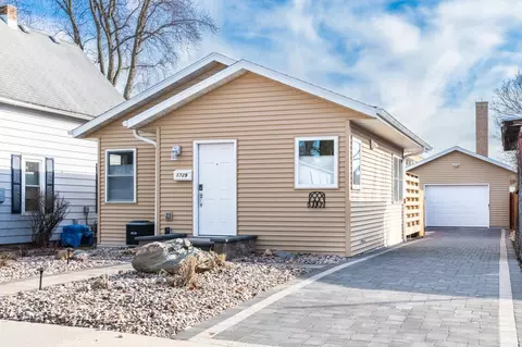 1729 Schlimgen Ave, Madison, WI 53704