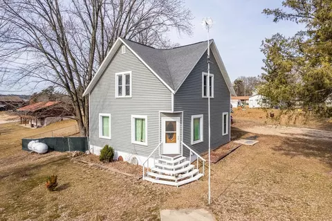2949 Lincoln Ave, Oxford, WI 53952