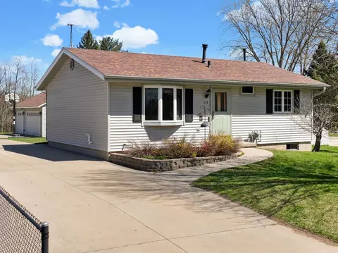 573 W Monroe St, Pardeeville, WI 53954